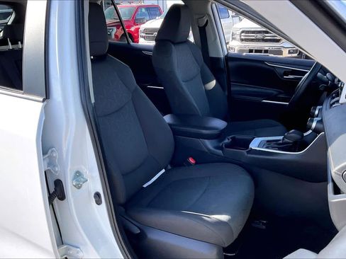 Used 2024 Toyota RAV4 XLE image 8
