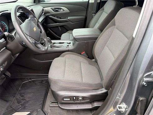 Used 2020 Chevrolet Traverse LT image 22