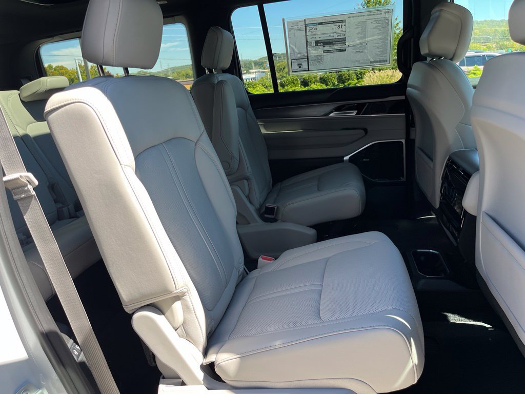 New 2027 Jeep Grand Wagoneer Limited AWD/4WD image 25