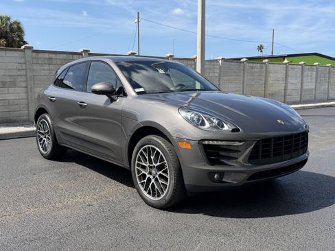 Used 2015 Porsche Macan S image 8
