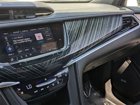 Used 2024 Cadillac XT6 Premium Luxury image 15