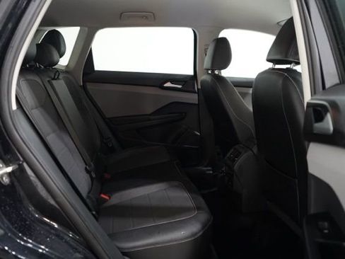 Used 2022 Volkswagen Taos SE image 36