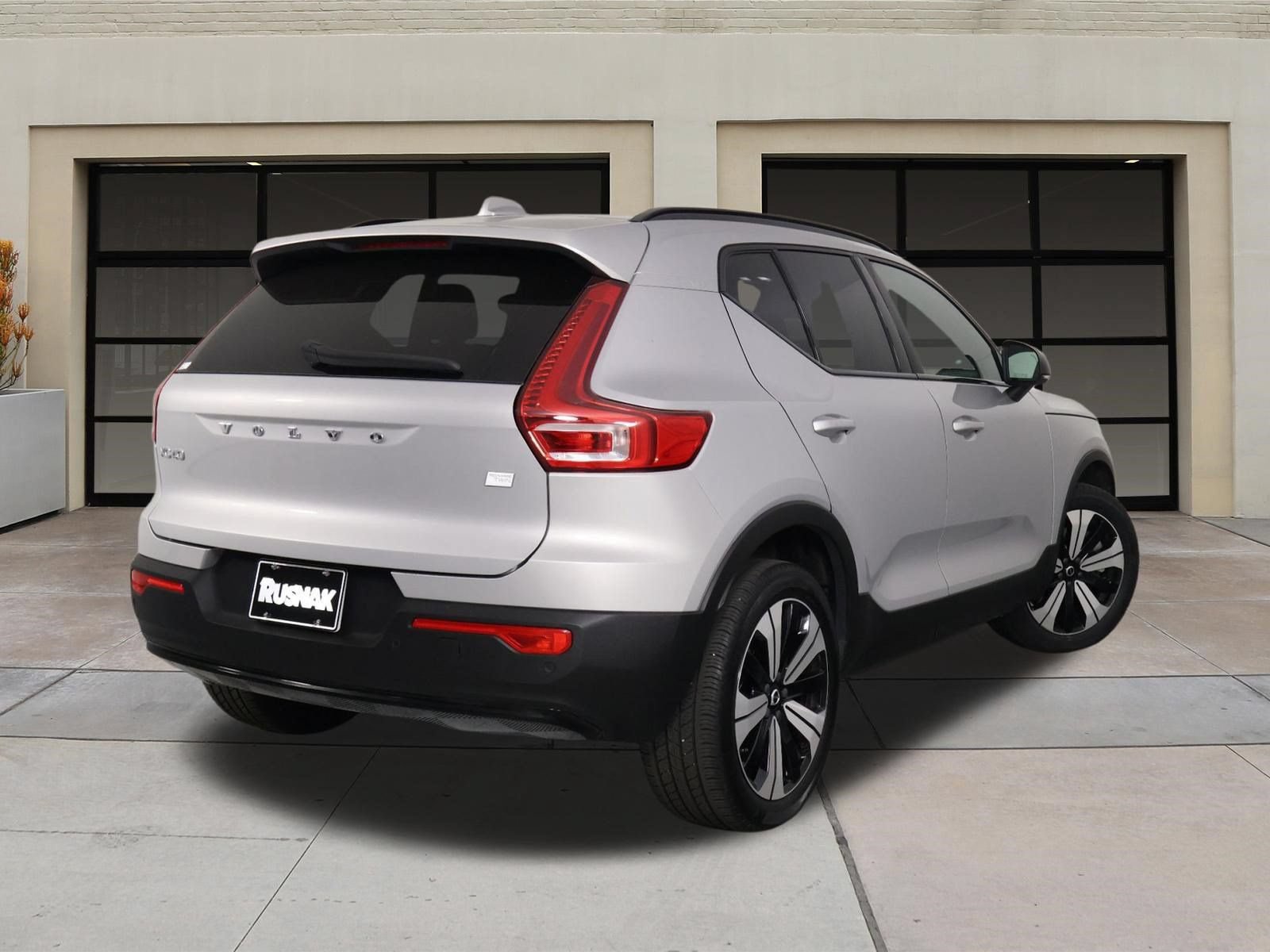Certified 2023 Volvo XC40 Recharge Core w/ Protection Package Premier AWD/4WD image 4