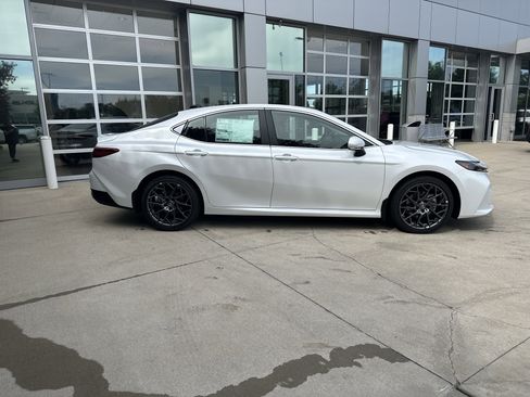 New 2026 Toyota Camry XLE AWD/4WD image 10
