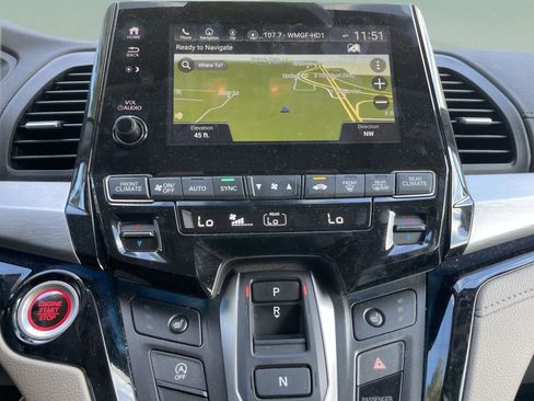 Certified 2024 Honda Odyssey Touring image 19