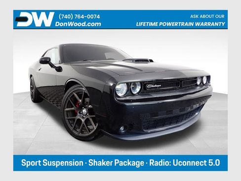 Used 2016 Dodge Challenger R/T RWD image 1