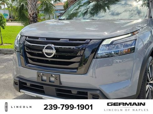 Used 2024 Nissan Pathfinder Platinum AWD/4WD image 13