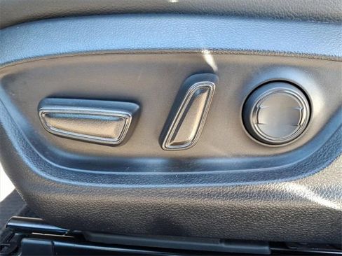 Used 2023 Toyota Camry SE image 17