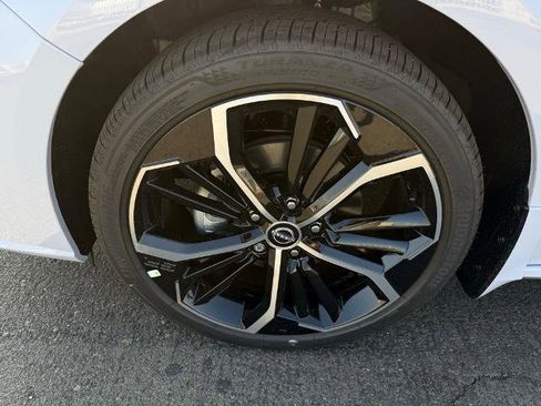 New 2025 Nissan Altima 2.5 SR image 9