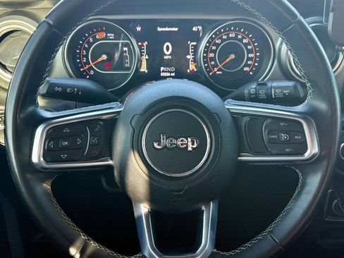 Used 2020 Jeep Wrangler Unlimited Sahara image 20