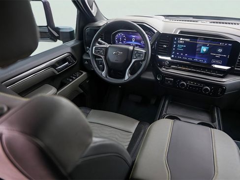 Certified 2025 Chevrolet Silverado 2500 ZR2 w/ Technology Package image 30