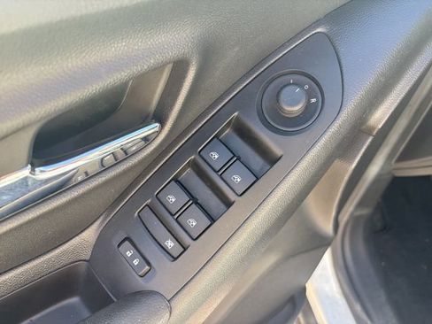 Used 2022 Chevrolet Trax LT w/ LT Convenience Package image 18