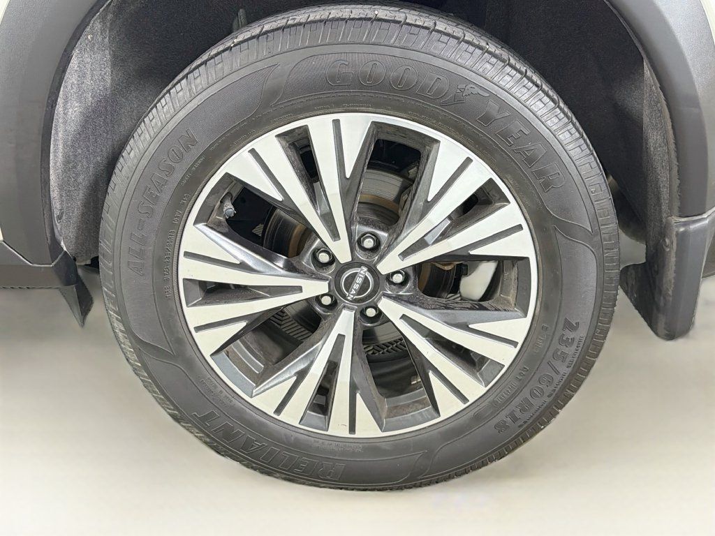Used 2023 Nissan Rogue SV FWD image 31