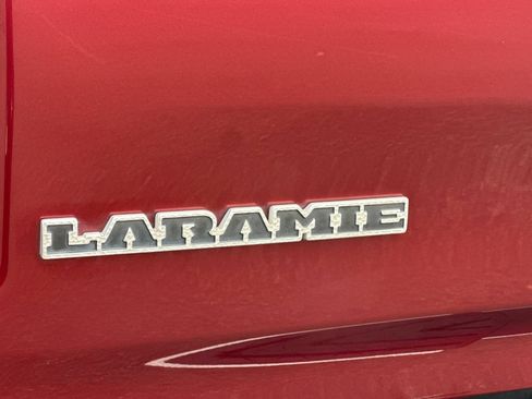Used 2019 RAM 1500 Laramie AWD/4WD image 25