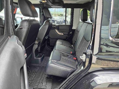 Used 2016 Jeep Wrangler Unlimited Sahara image 10