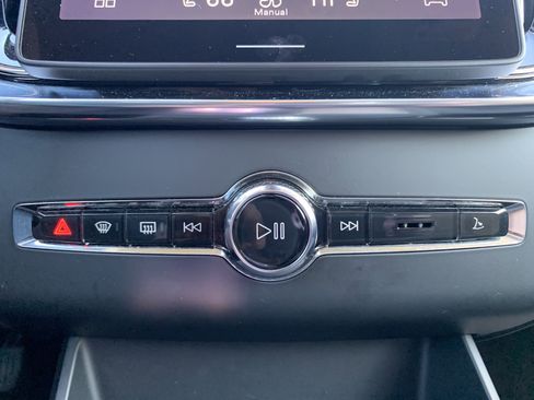 Used 2025 Volvo XC90 B5 Plus image 29