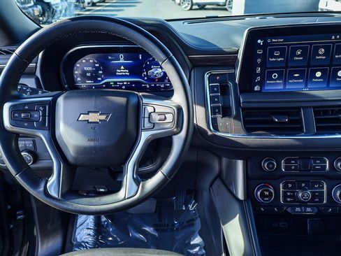 Used 2024 Chevrolet Suburban LT image 3