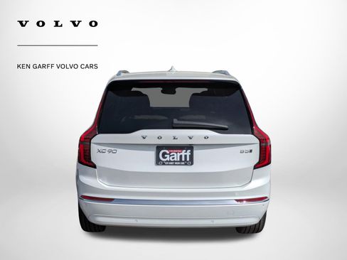 New 2026 Volvo XC90 B5 Plus w/ Protection Package AWD/4WD image 4