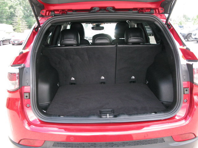 Used 2025 Jeep Compass Trailhawk AWD/4WD image 6