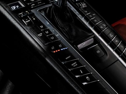 Used 2017 Porsche Macan Turbo image 26