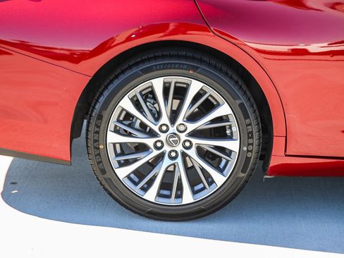 Used 2019 Lexus ES 350 w/ Premium Package image 11