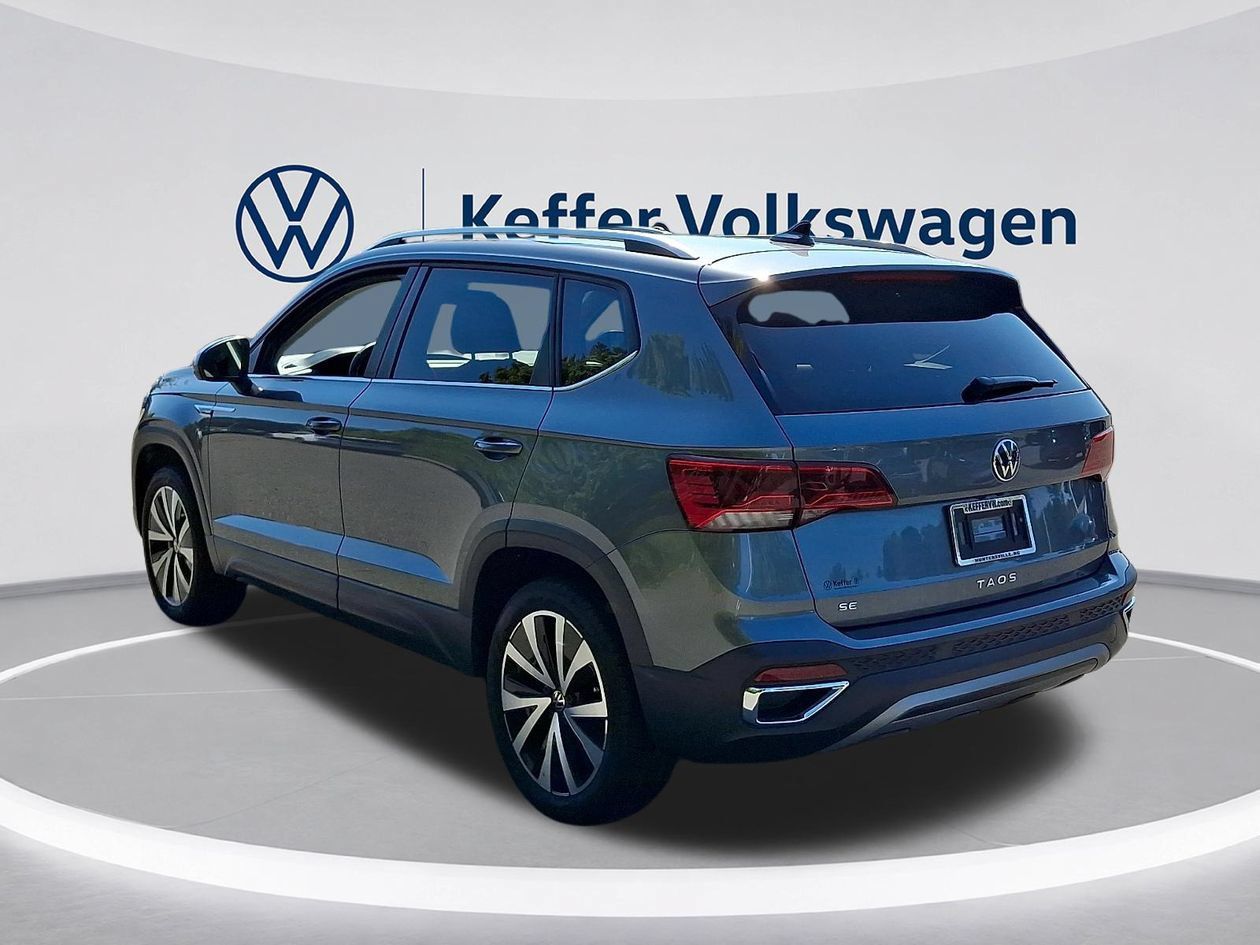 Used 2023 Volkswagen Taos SE FWD image 4