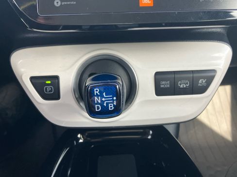 Used 2019 Toyota Prius Prime Advanced image 27