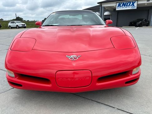 Used 2003 Chevrolet Corvette Coupe w/ Preferred Equipment Group RWD image 9