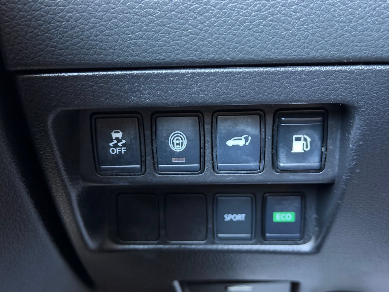Used 2020 Nissan Rogue SV FWD image 21