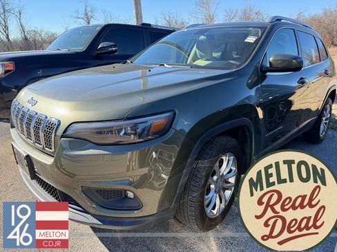 Used 2019 Jeep Cherokee Latitude w/ Popular Appearance Group image 1