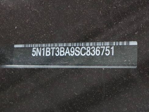 Certified 2025 Nissan Rogue SV image 32