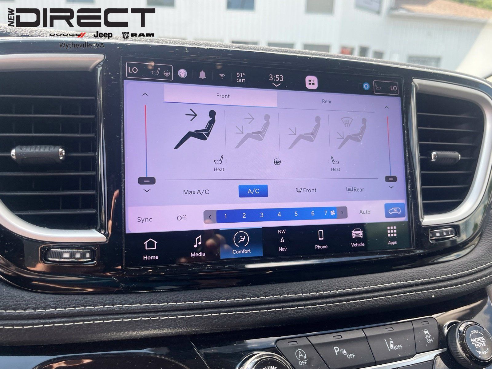 Used 2023 Chrysler Pacifica Touring-L w/ Uconnect Theater Family Group AWD/4WD image 21
