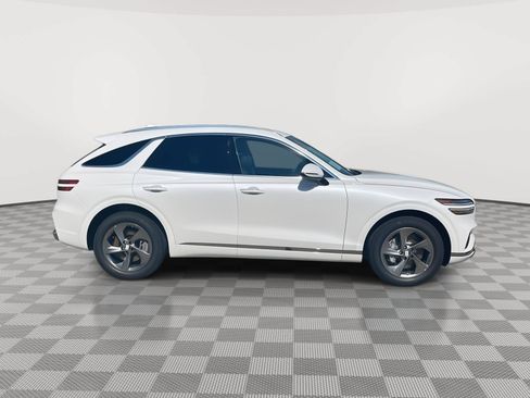 Used 2027 Genesis GV70 2.5T AWD/4WD image 4