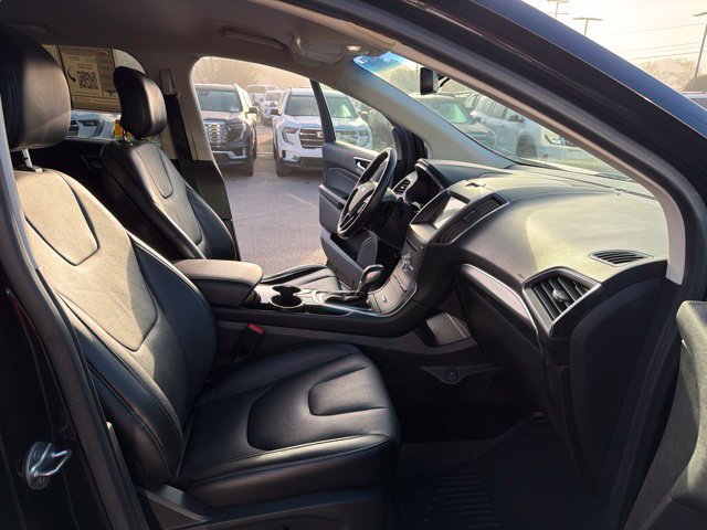 Used 2018 Ford Edge Titanium FWD image 26