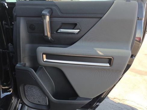 Used 2025 GMC Hummer EV 3X w/ Extreme Off-Road Package image 30