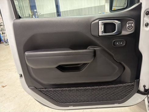 Used 2021 Jeep Wrangler Unlimited Sport w/ Technology Group AWD/4WD image 15