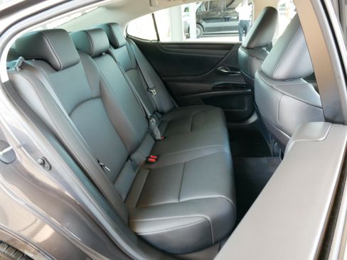 Used 2023 Lexus ES 250 w/ Premium Package AWD/4WD image 14