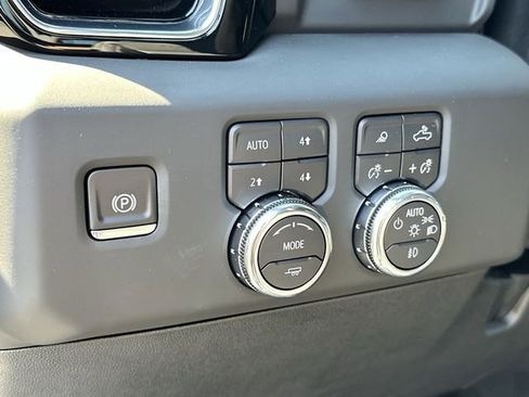New 2025 GMC Sierra 2500 Denali w/ Technology Package image 18