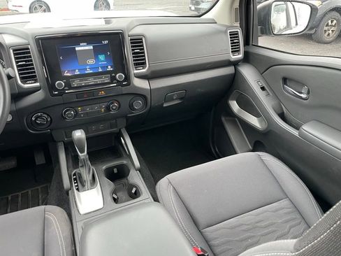 Certified 2022 Nissan Frontier SV image 11