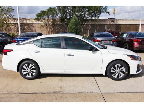 New 2025 Nissan Altima 2.5 S image 5