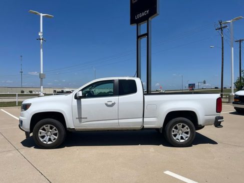Used 2018 Chevrolet Colorado LT w/ LT Convenience Package RWD image 3