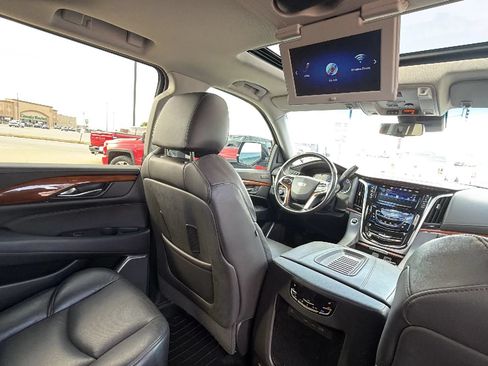 Used 2019 Cadillac Escalade ESV Premium Luxury AWD/4WD image 57