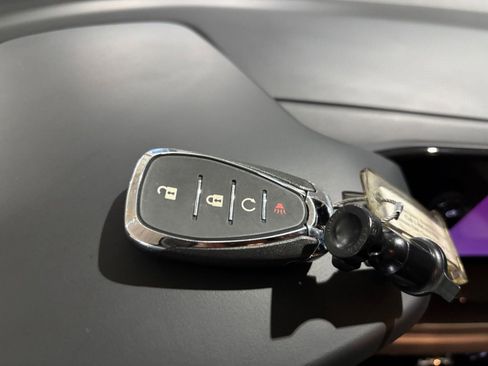Used 2025 Chevrolet Trax LT FWD image 23