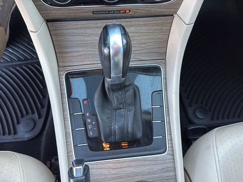 Used 2016 Volkswagen Passat 1.8T SE image 13