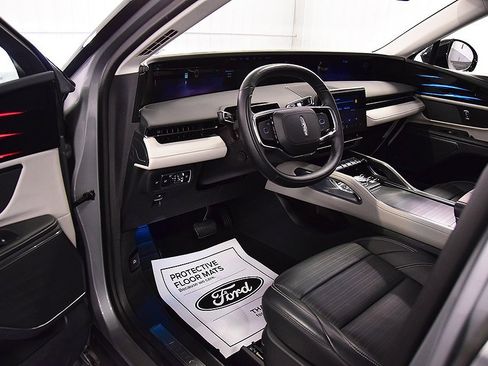 Used 2024 Lincoln Nautilus Reserve image 15