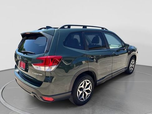 Used 2023 Subaru Forester Premium AWD/4WD image 4