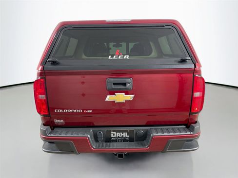 Used 2018 Chevrolet Colorado Z71 AWD/4WD image 12