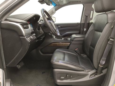 Used 2016 Chevrolet Suburban LT image 17