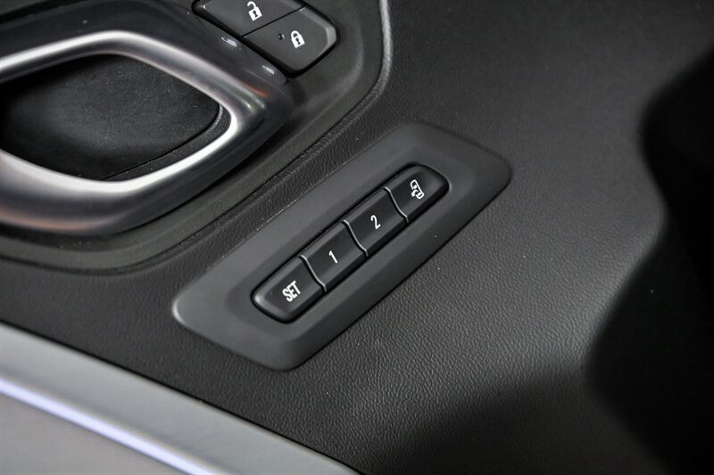 Used 2022 Chevrolet Camaro ZL1 RWD image 14