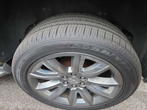 Used 2016 Chevrolet Tahoe LTZ image 6